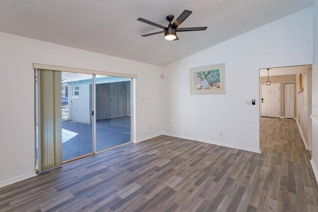 Building Photo - 5955 Kenlyn Ct