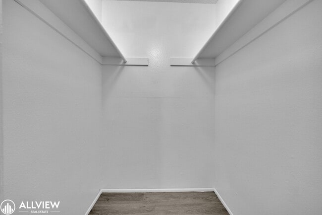 Building Photo - 9200 Harness St