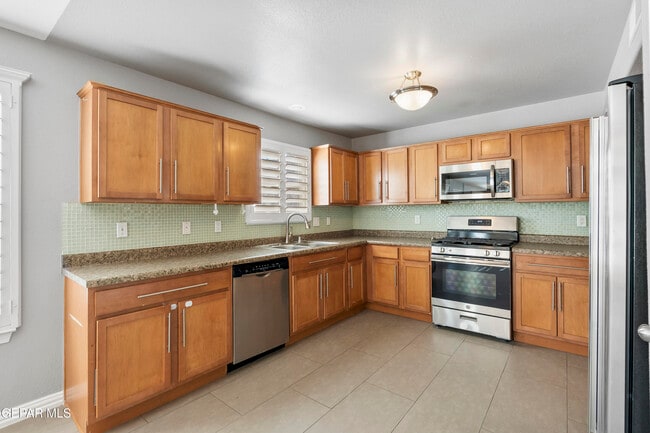 Building Photo - 1450 Senda Del Sol Ln