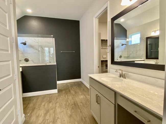 Building Photo - 24914 Resort Pkwy