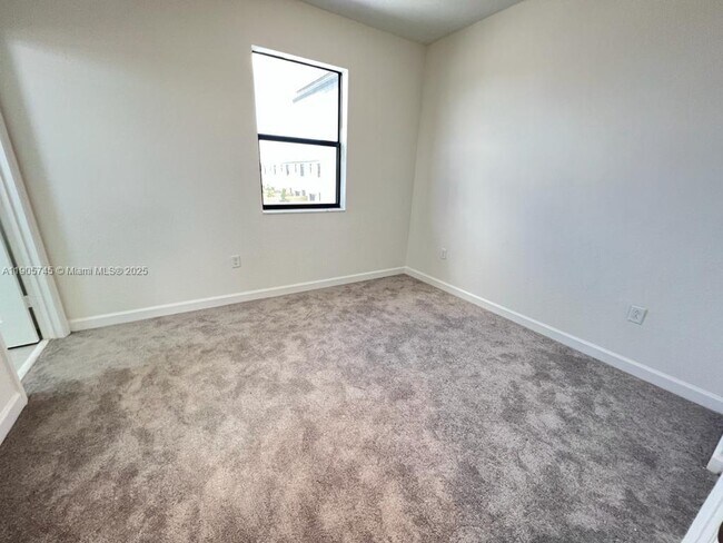 Building Photo - 28610 SW 133rd Ct