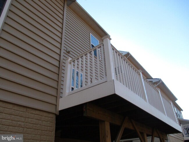 Building Photo - 7303A Hayfield Rd