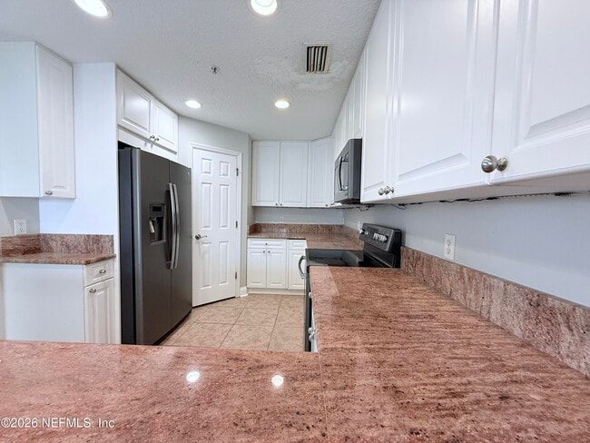 Building Photo - 1702 Windjammer Ln