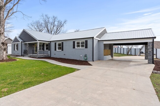 Building Photo - 102 Dogwood Ln