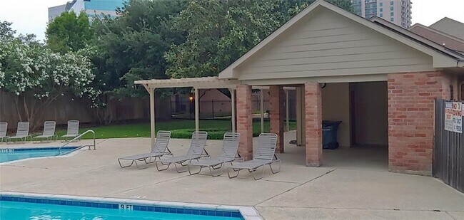 Building Photo - 938 Memorial Village Dr