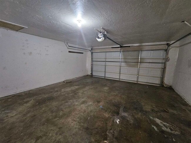Building Photo - 4017 NW Ozmun Ave
