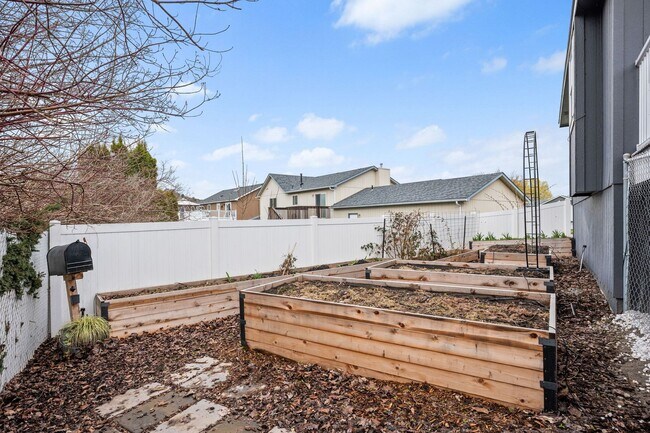 Building Photo - Gorgeous Liberty Lake 5 Bedroom Home!