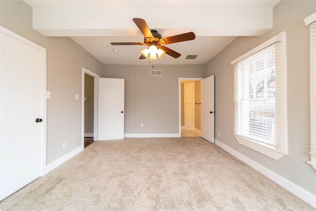 Building Photo - Rosedale Duplex