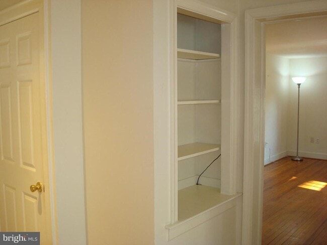 Building Photo - 605 Norway Rd