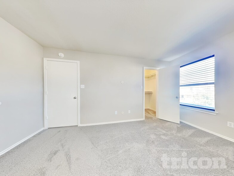 Building Photo - 201 Outfitter Dr