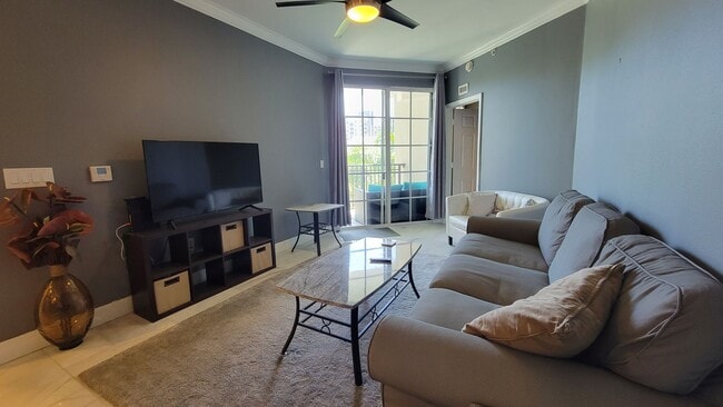 Building Photo - Luxury Condo On The Top Floor at Solé in Flagler Village
