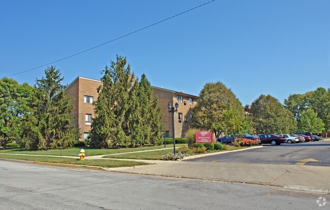 Building Photo - Canterbury Court