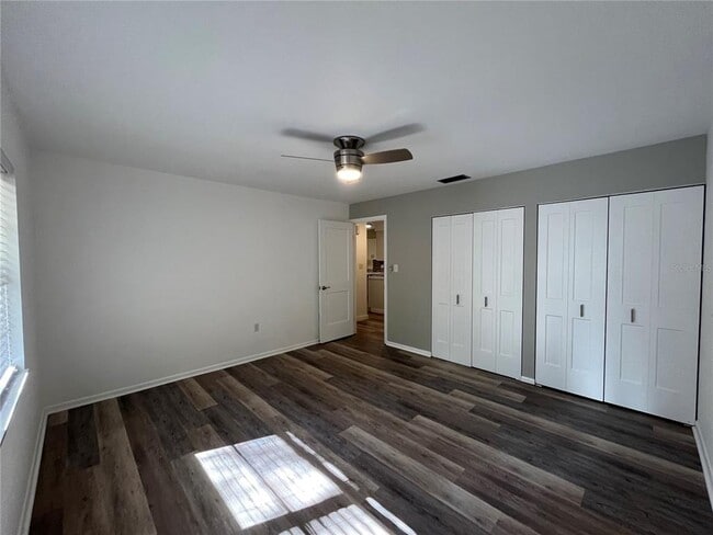 Building Photo - 1565 Oakhurst St