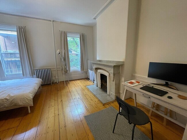 Building Photo - 43 Milford St