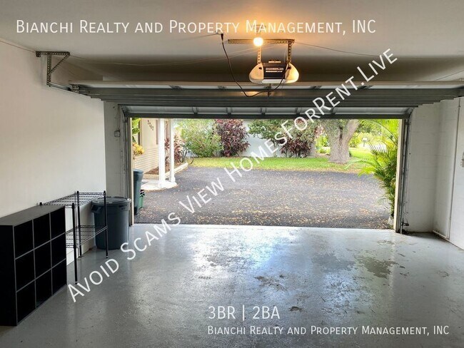 Building Photo - Block Home in Belleair Bluffs