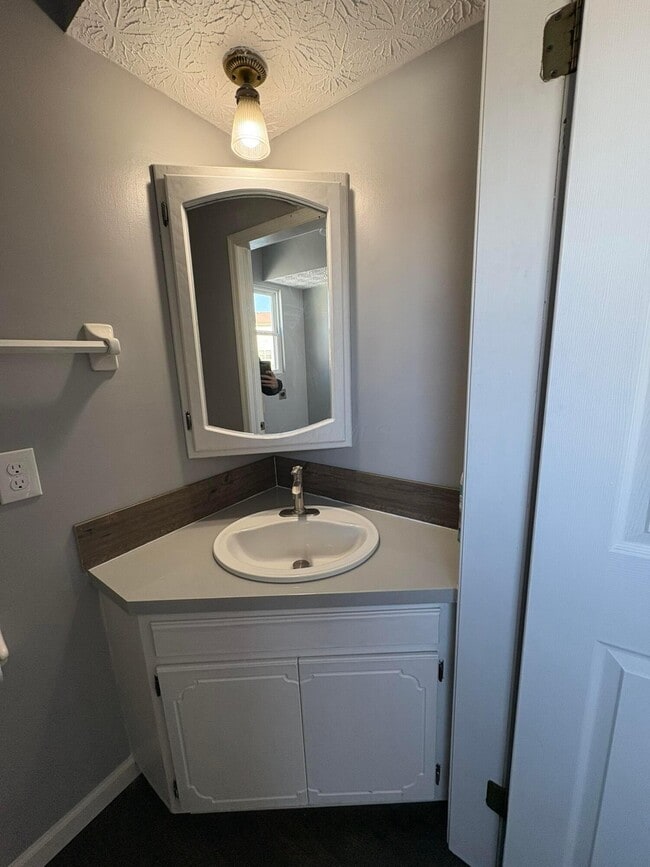 Building Photo - 2232 Pinion Pl