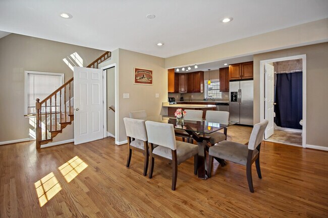 Building Photo - 300 Lawton St