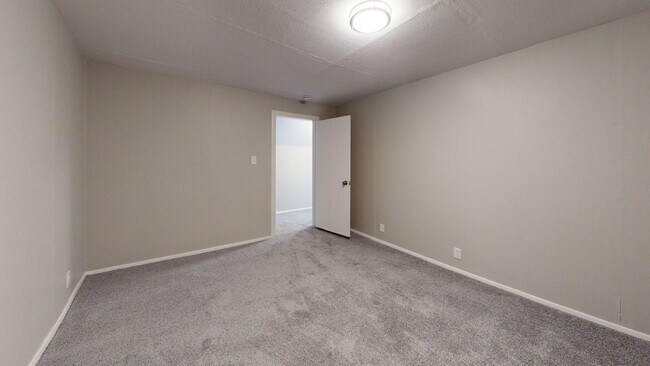 Building Photo - Cudell/West Blvd neighborhood; 4 bedroom/1 bath single family house for rent!