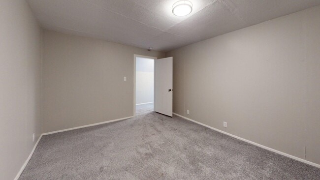 Building Photo - Cudell/West Blvd neighborhood; 4 bedroom/1...