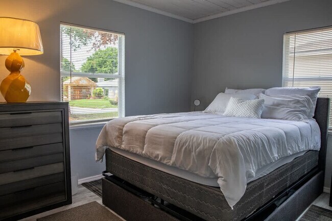 Building Photo - 123 Oconee St