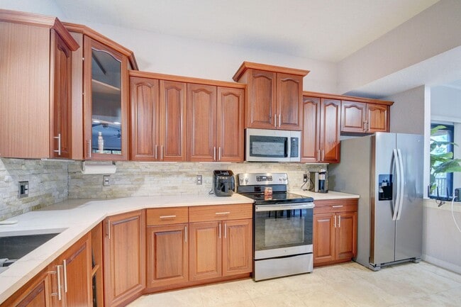 Building Photo - 1640 Presidential Way