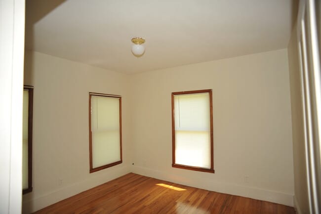 Building Photo - 8071 River Rd