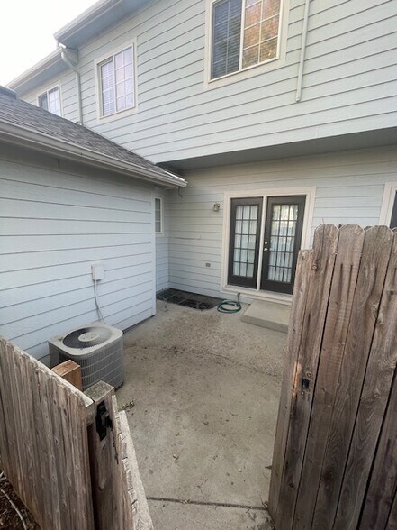 Fenced Back Porch - 1212 S Emery St
