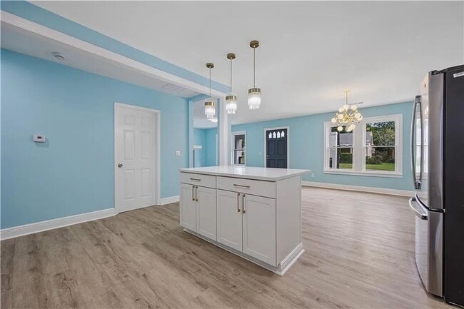 Building Photo - Move In by 5/1 & Save $500 OFF MAY Rent — Fully Renovated Gem!!!