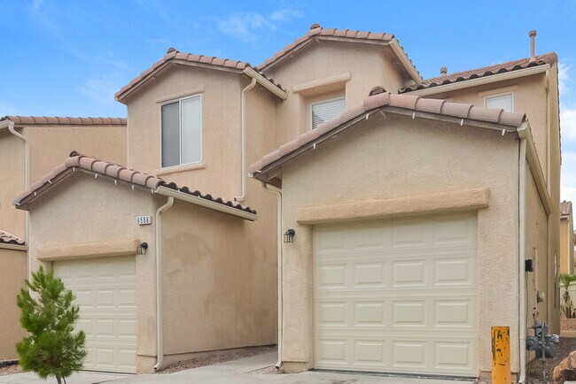 Building Photo - 6556 La Placita Ave