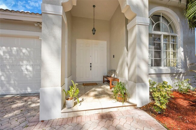 Building Photo - 16000 SW 91st Ct