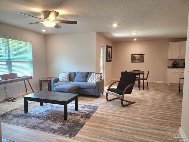Building Photo - 5379 Peach Dr