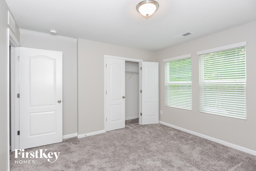 Building Photo - 6014 Eleanor Rigby Rd