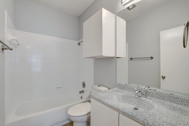 Building Photo - 2804 Rio Grande St