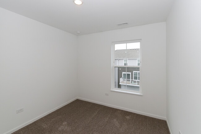 Building Photo - 2252 Stonegate Rd