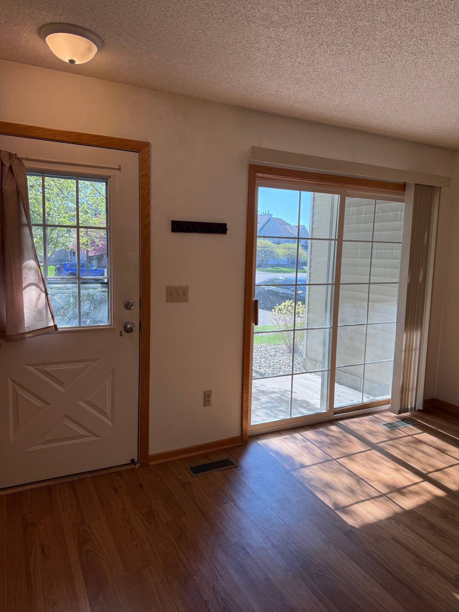 Tons of natural light - 2240 Ranchview Ln N