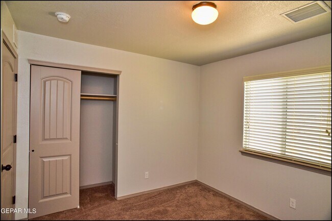 Building Photo - 703 Joe Rodriguez Dr