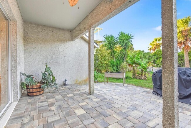 Building Photo - 7 Deerwood St