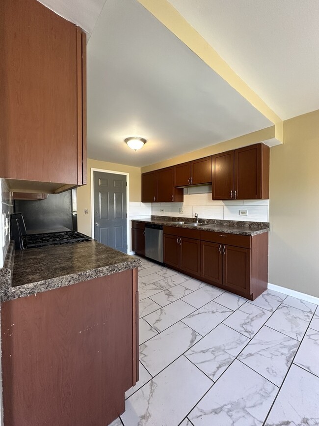 Building Photo - 2152 Mallard Ln