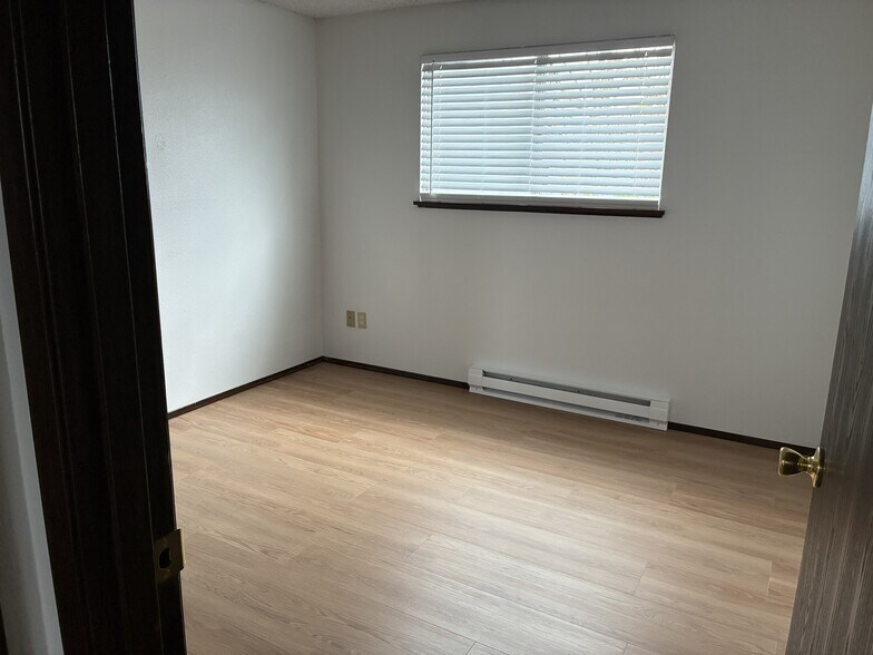 Building Photo - 4730 SE 69th Ave