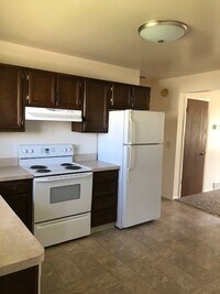 Building Photo - Englewood Ranch-Style 1/2 Brick Duplex (30DE)