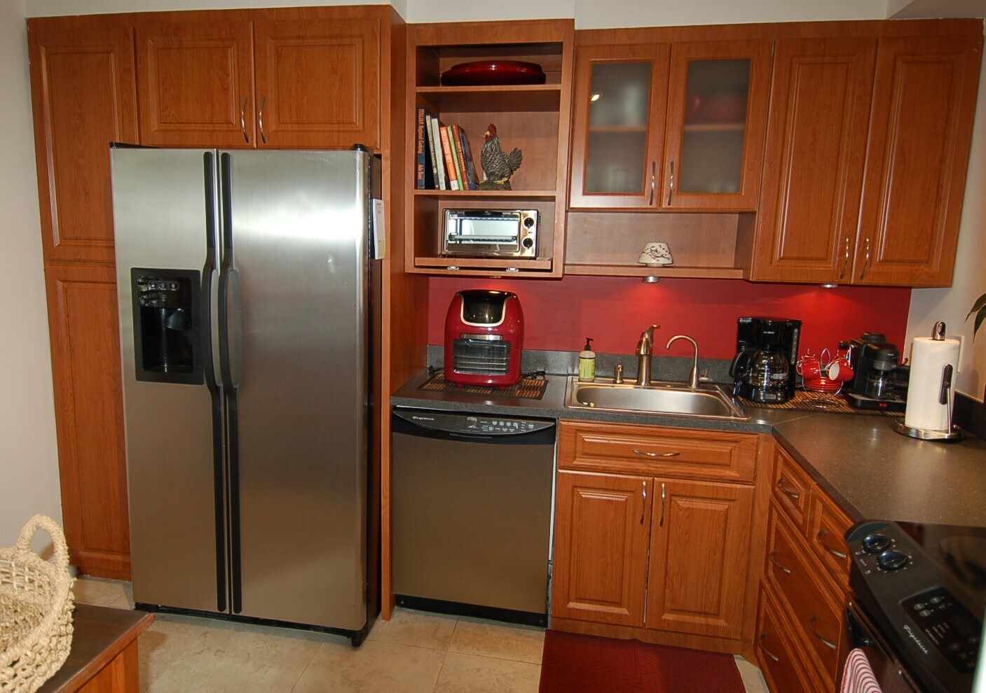 Building Photo - 575 Oaks Ln