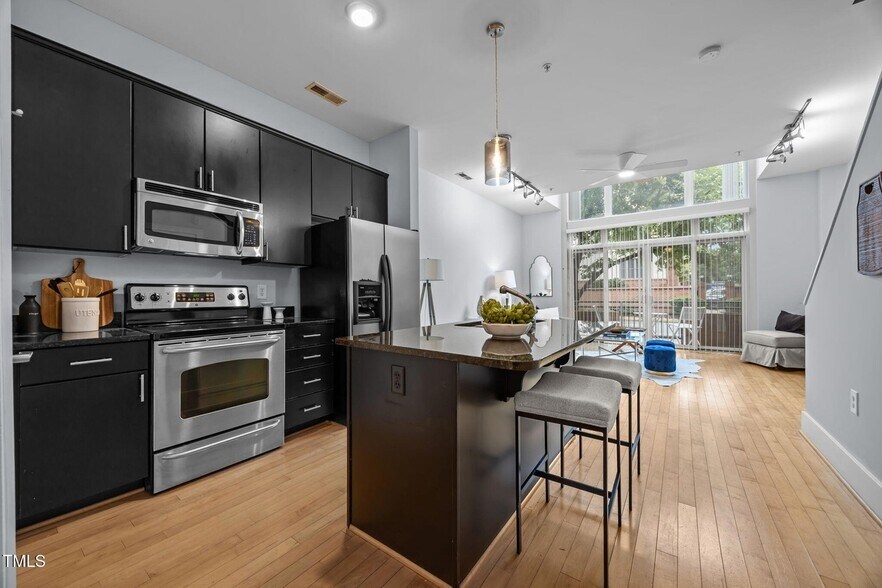 Building Photo - 444 S Blount St