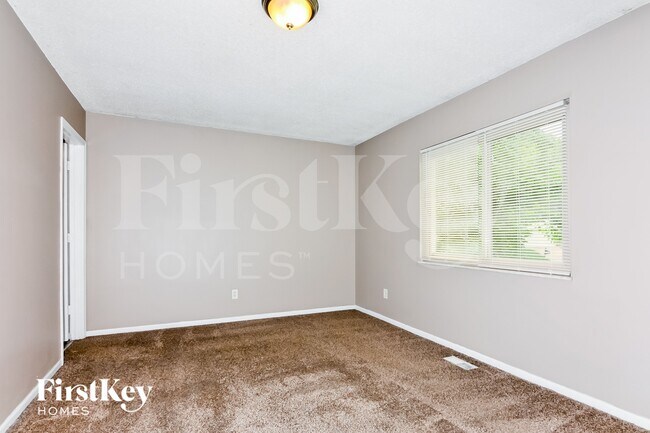 Building Photo - 2009 Monks Hollow Dr