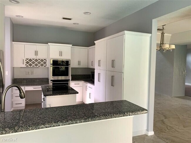 Building Photo - 4 br, 2.5 bath House - 10334 NW 6th Ct