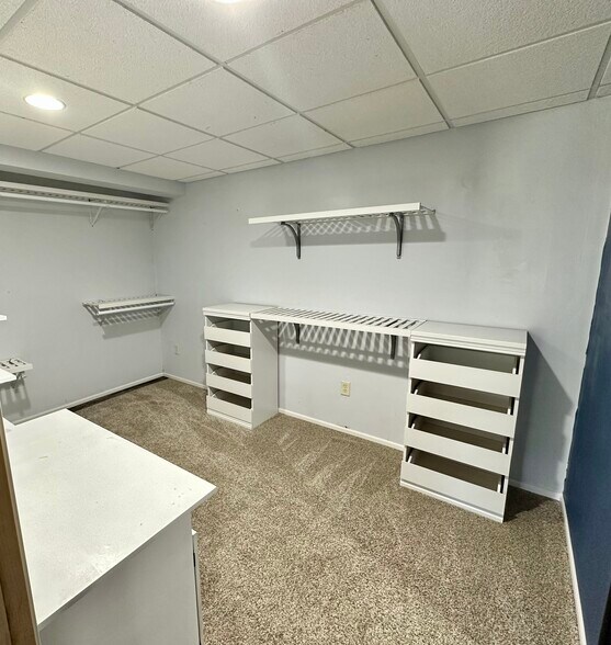 Lower bedroom closet - 7166 Sundew Rd