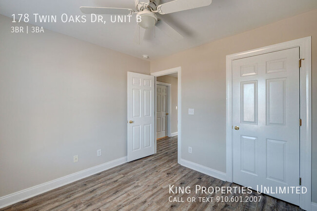 Building Photo - 178 Twin Oaks Dr