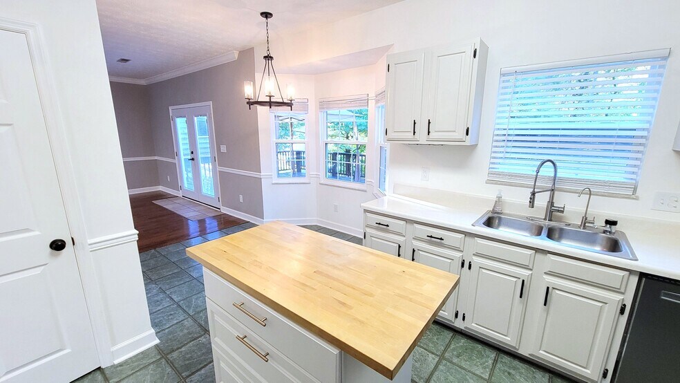 Building Photo - 9145 Fairhaven Pl