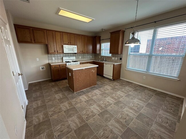 Building Photo - 14408 Ballycastle Trail