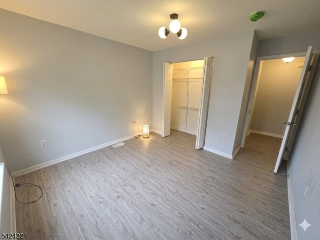 Building Photo - 151 W Market St