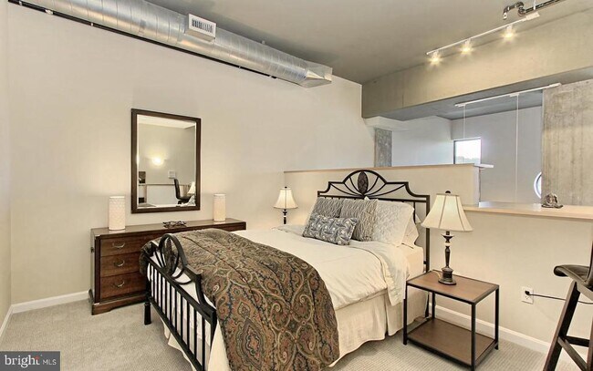 Building Photo - 2720 S Arlington Mill Dr